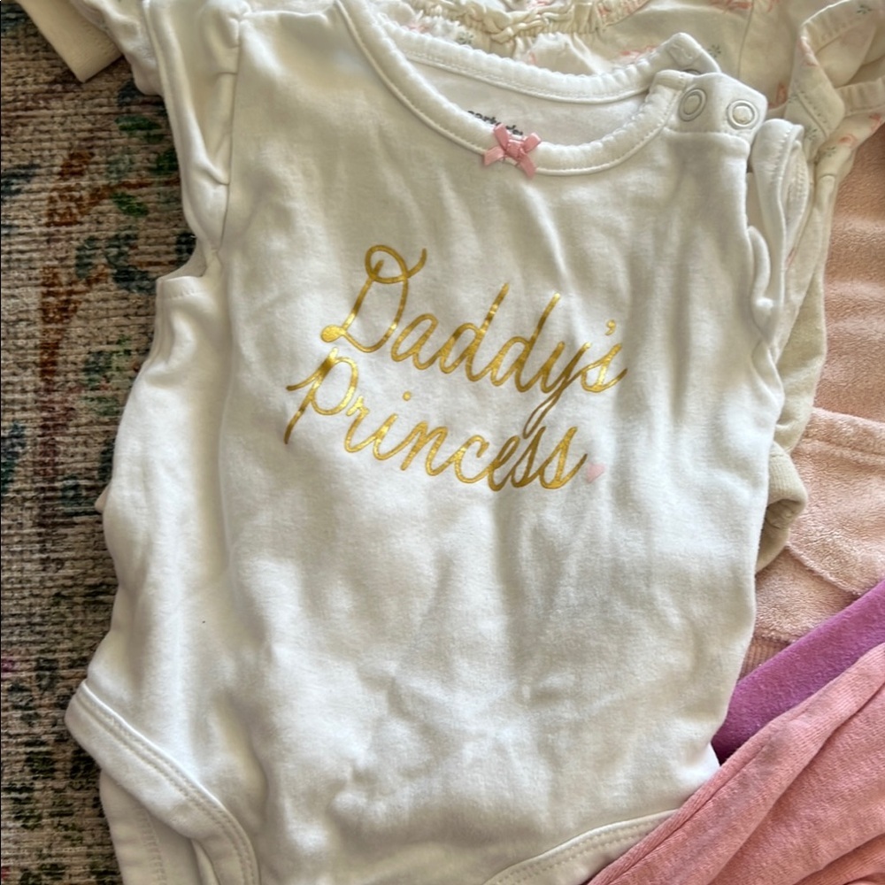 Baby Girl Clothing Set in Pink and White - Picture 3 of 8
